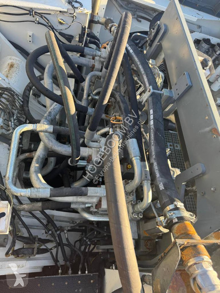Escavadora Liebherr B