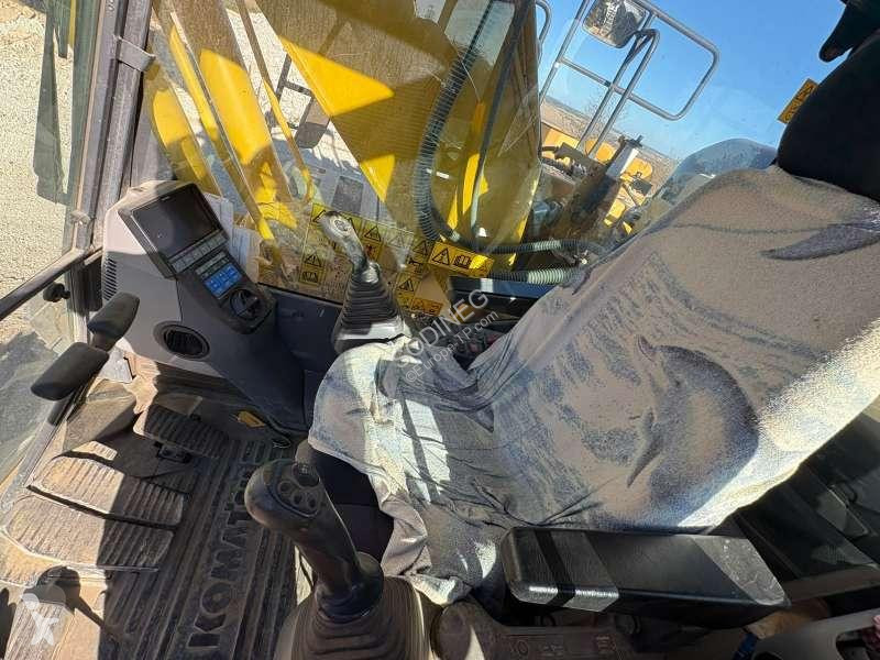 Escavadora Komatsu 11