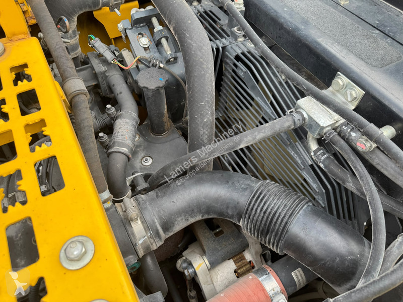 Escavadora Komatsu PC210 LC11