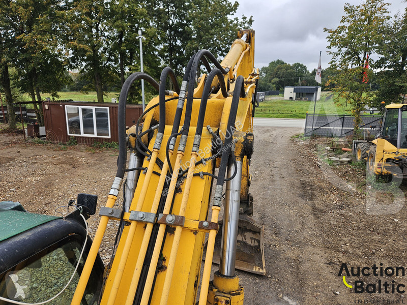 Excavator JCB