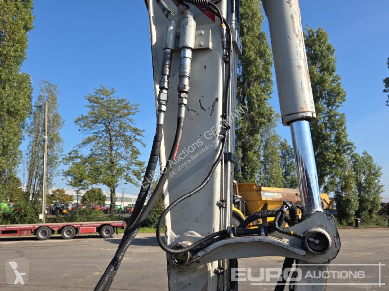 Pelle Takeuchi TB295W