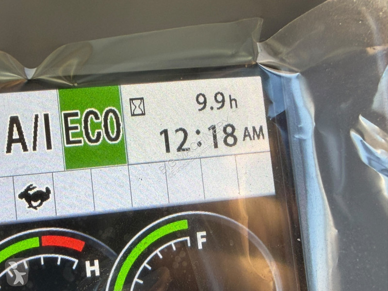 Escavadora Hitachi ZX220LC-5G