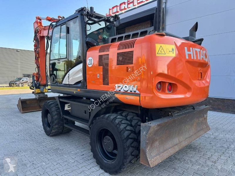 Pelle Hitachi 6