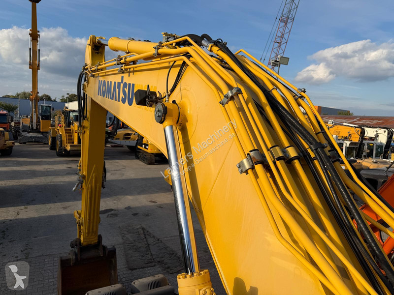 Багер Komatsu PC 210-11 .