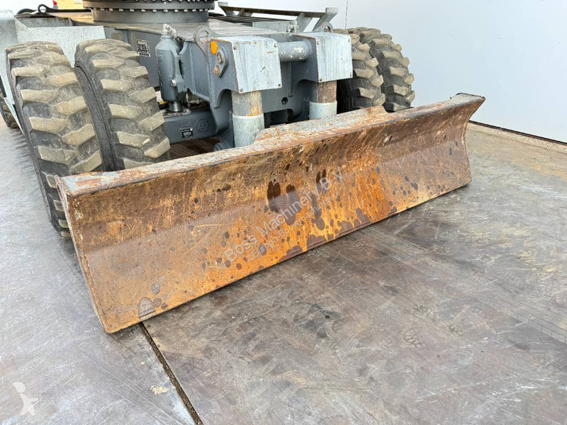 Pelle Liebherr A - Triple Boom / 2 extra Buckets!