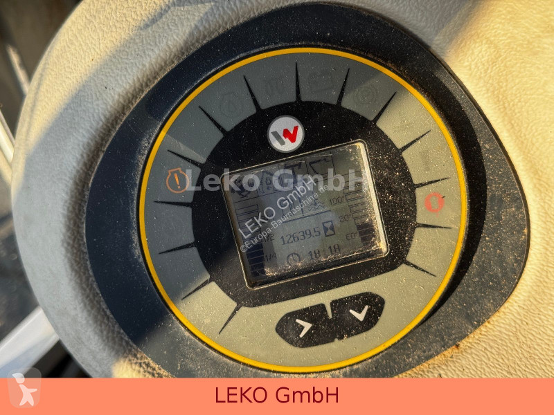Pelle Wacker Neuson Neuson EW100 Mit Drei Löfffeln