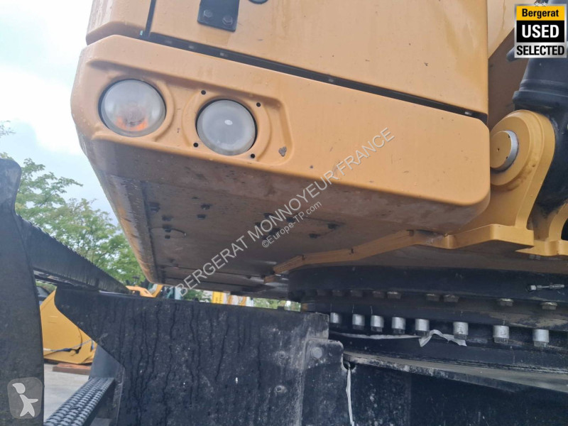 Pelle Caterpillar MH3024