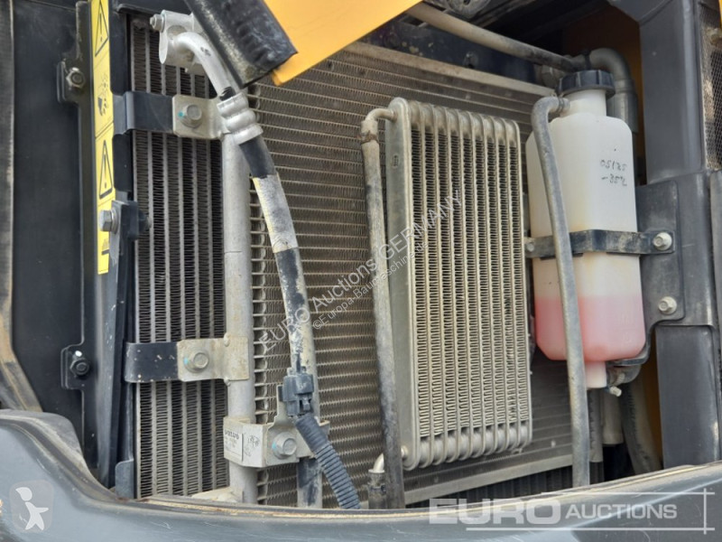 Багер Volvo EW60E