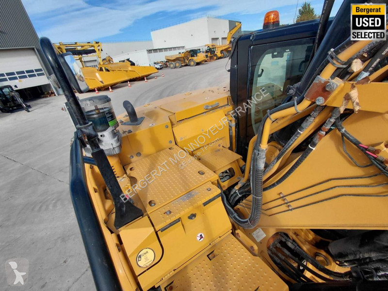 Багер Caterpillar