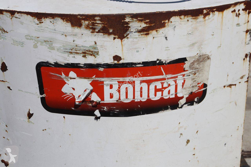 Багер Bobcat