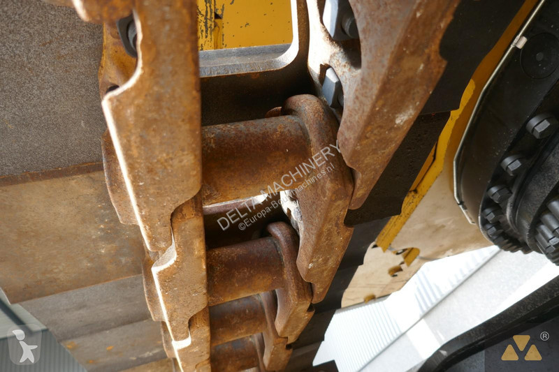 Багер Caterpillar LME
