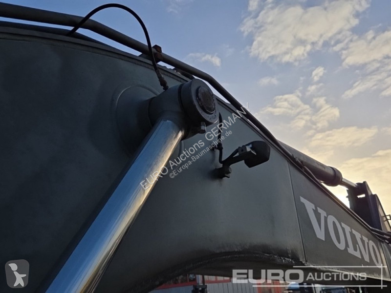 جرافة Volvo EC240