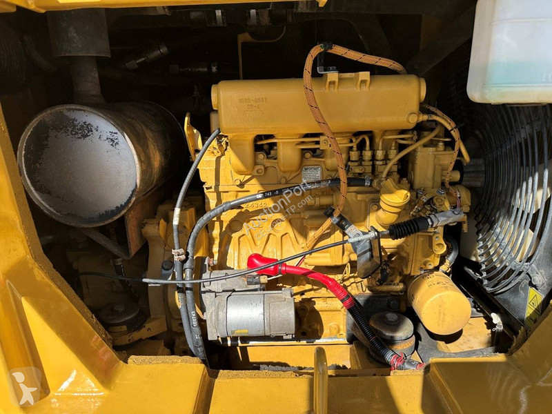Escavadora Caterpillar
