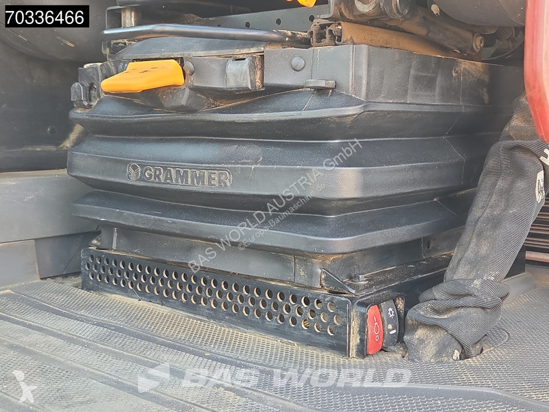 Graafmachine JCB 140X L SV