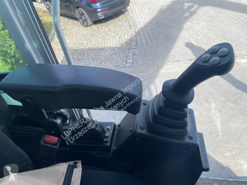 Lopatový nakládač Fuchs MHL340
