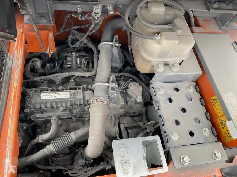 Graafmachine Hitachi 135US-7