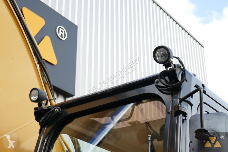 Excavator Caterpillar FL