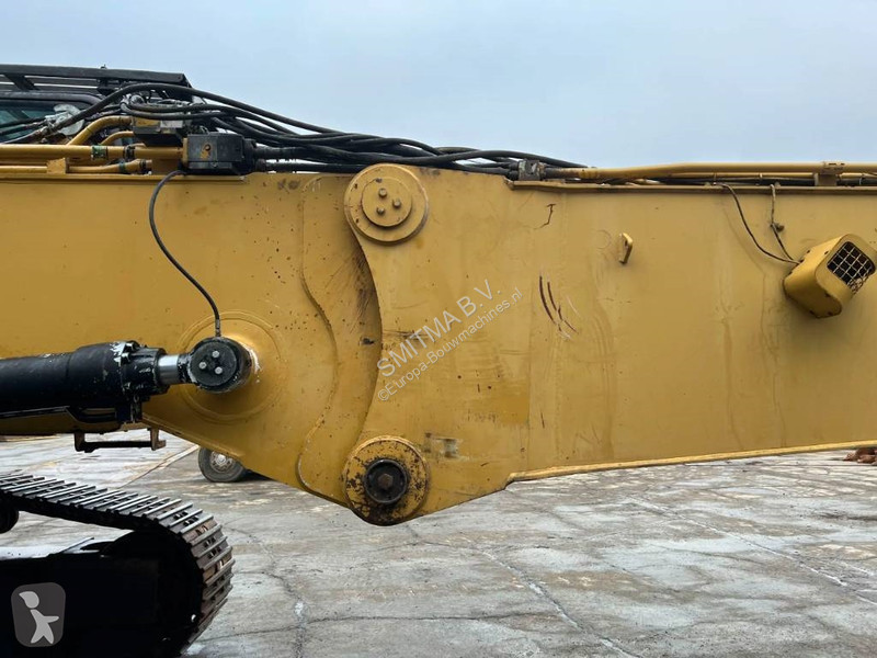 جرافة Caterpillar L UHD - 27m - OilQuick