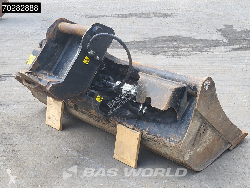 Escavadora Doosan -7 4 BUCKETS