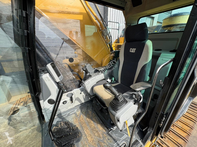 Graafmachine Caterpillar 352F