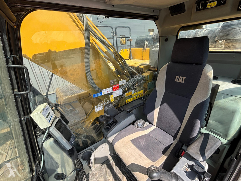 Graafmachine Caterpillar FL