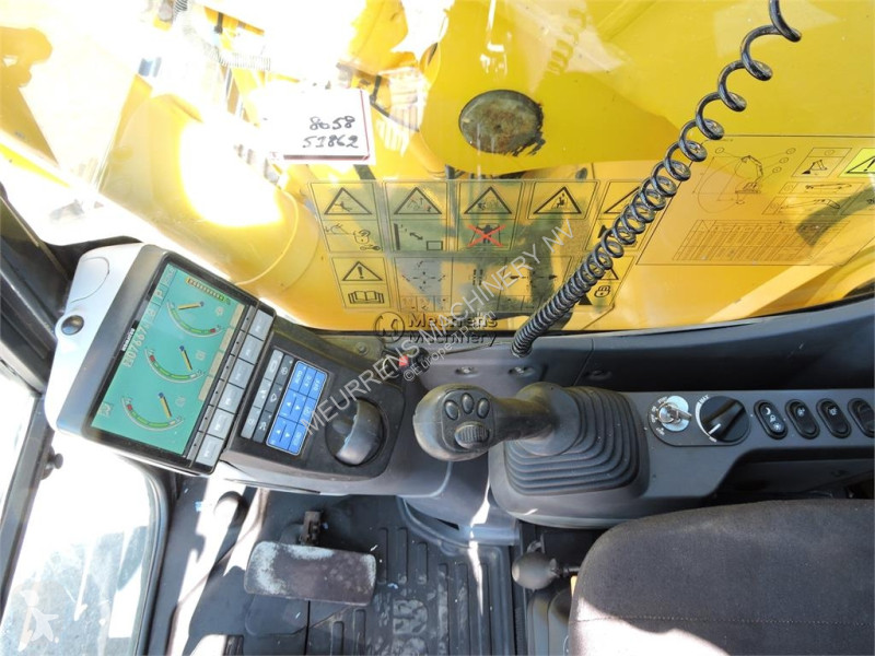 جرافة Komatsu PC228