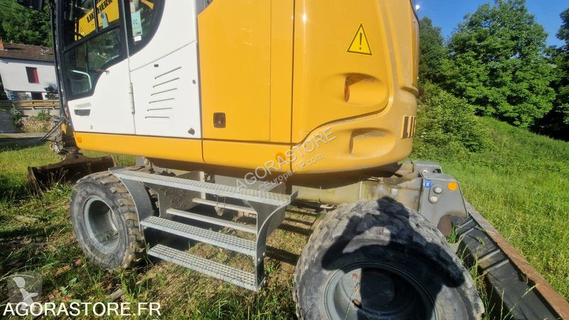 Excavator Liebherr A 912 COMPACT