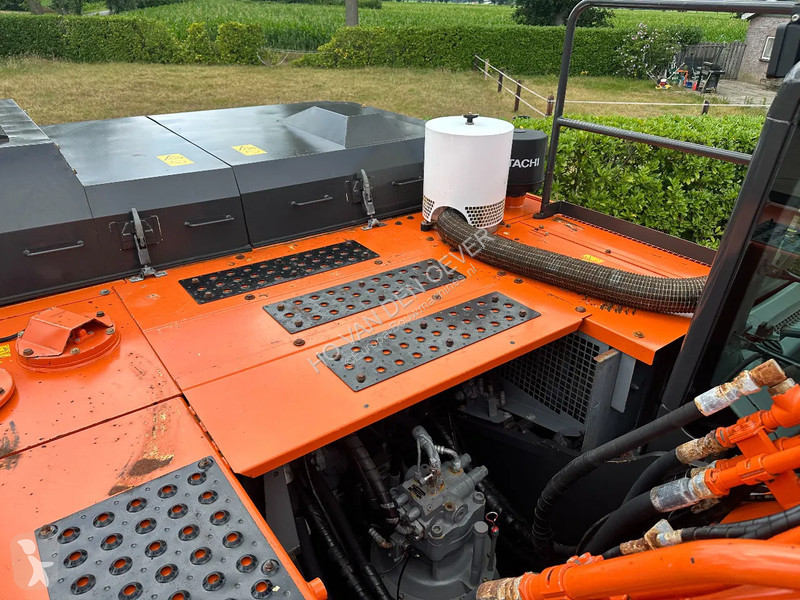 Excavator Hitachi LC-6