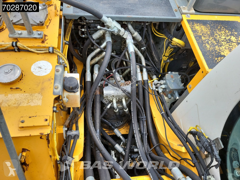 Excavator Liebherr R DUTCH MACHINE