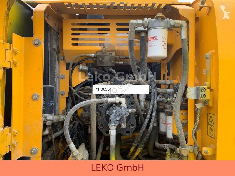 Escavatore JCB