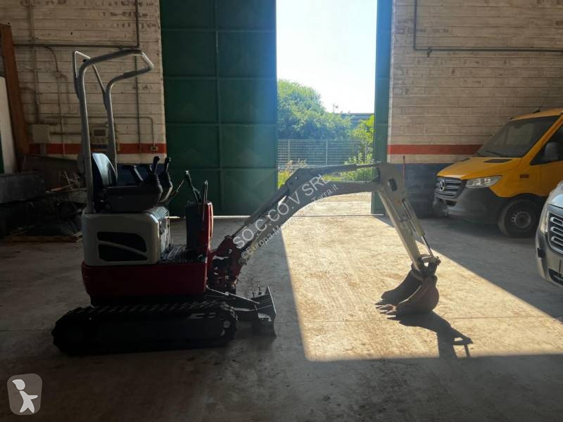 جرافة Takeuchi TB21JR