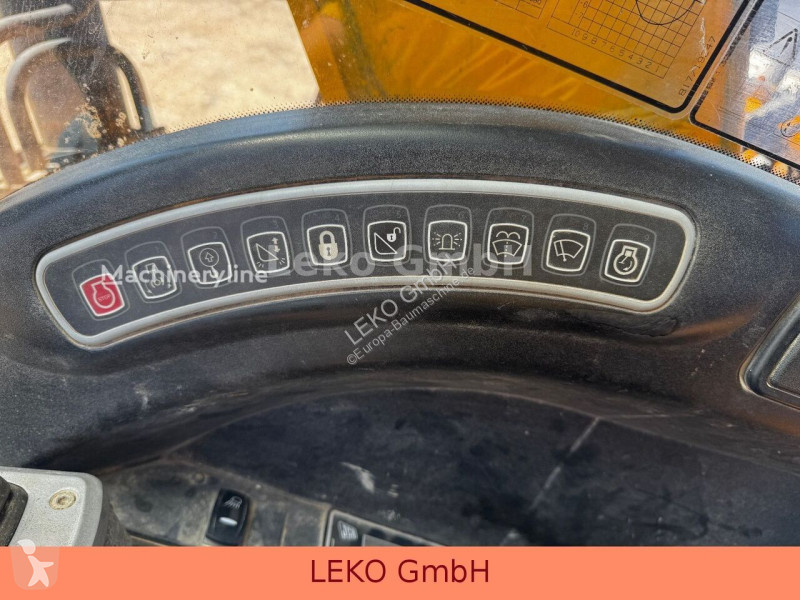 Escavatore Caterpillar JS240NLC