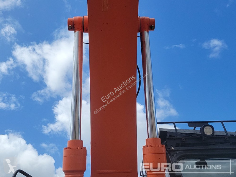 جرافة Hitachi -6