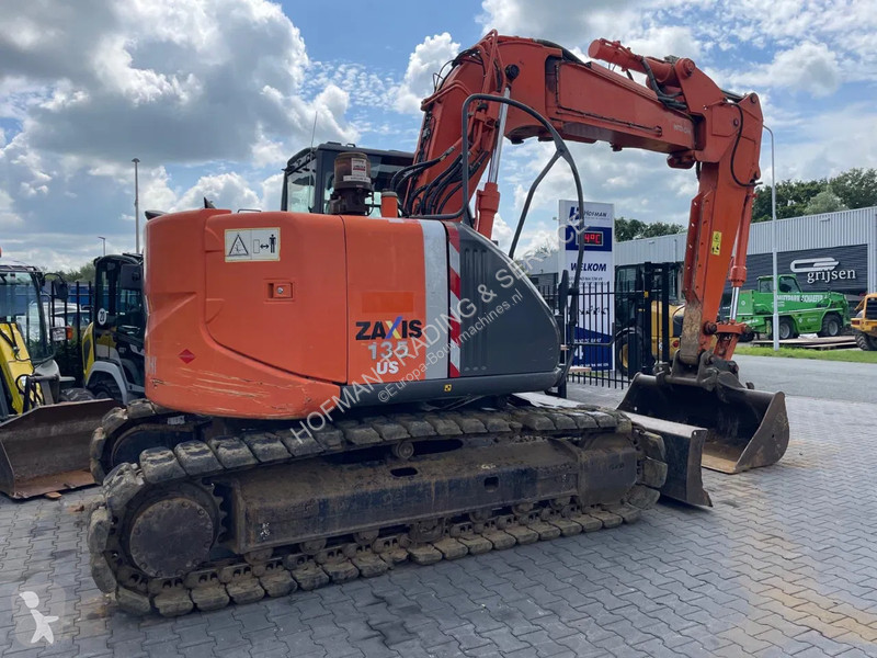 Excavadora Hitachi -3