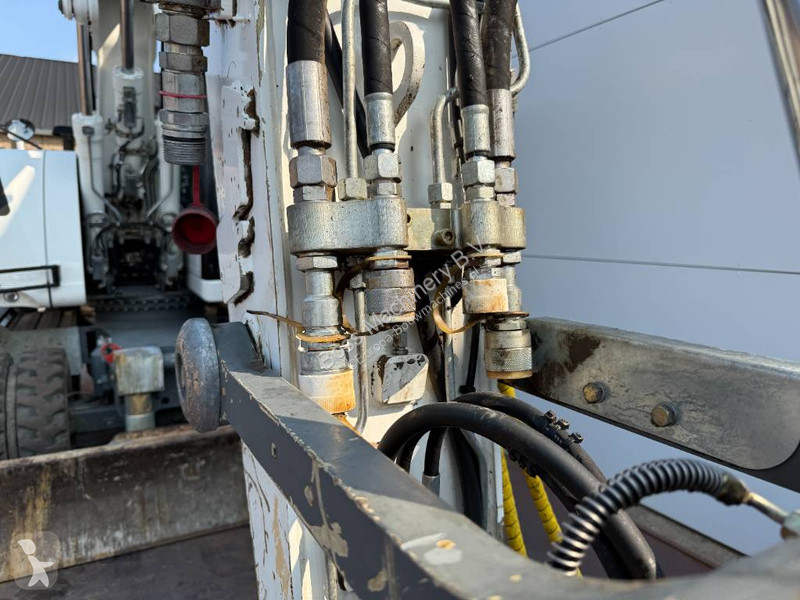Lopatový nakládač Liebherr A918 Compact - 4...