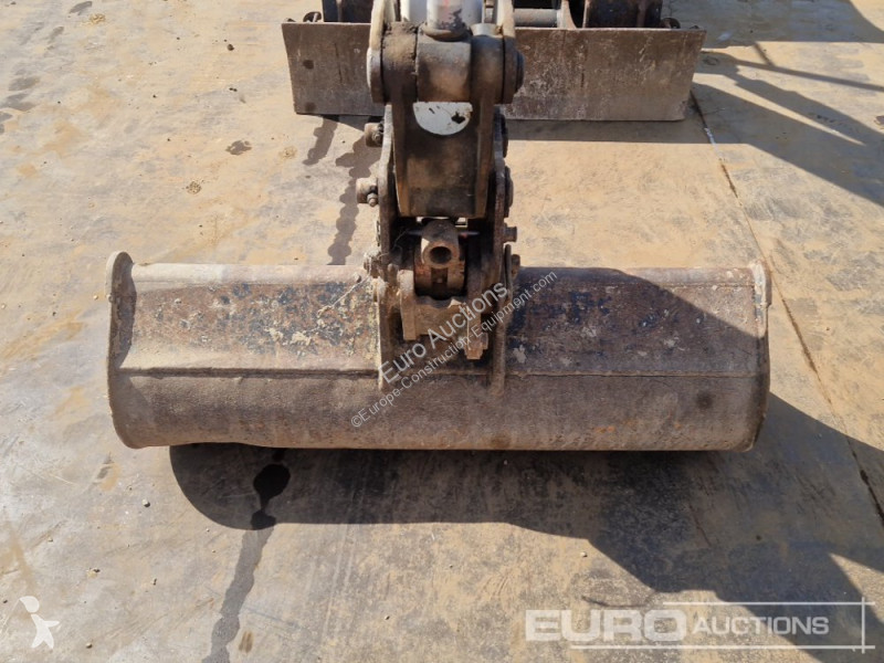 جرافة Bobcat E17