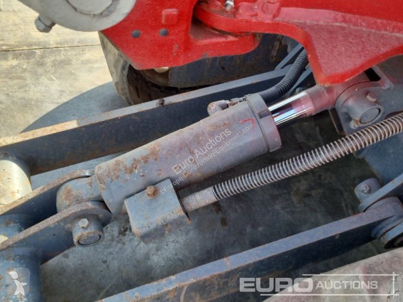 Escavadora Takeuchi TB216