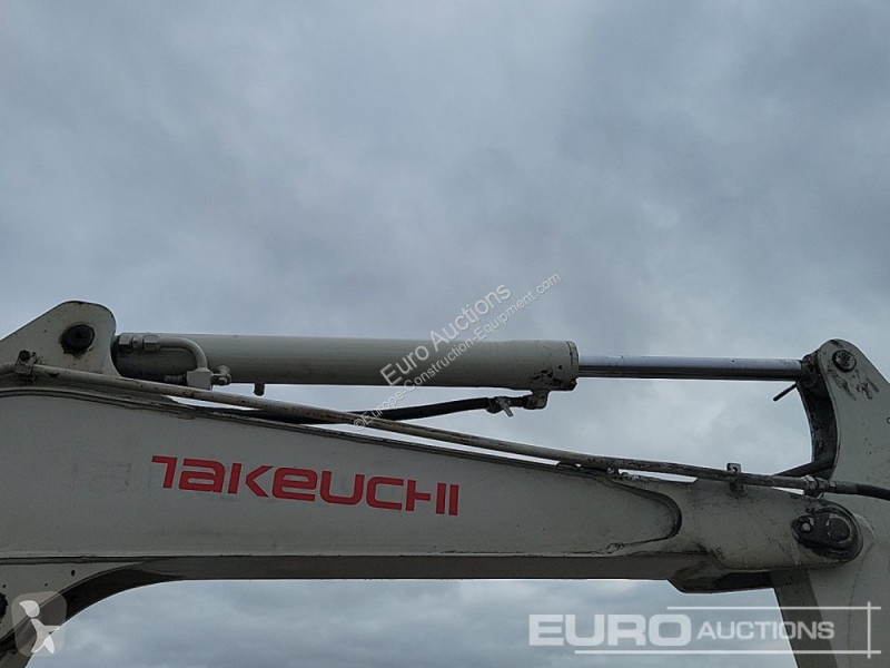 Escavadora Takeuchi TB150