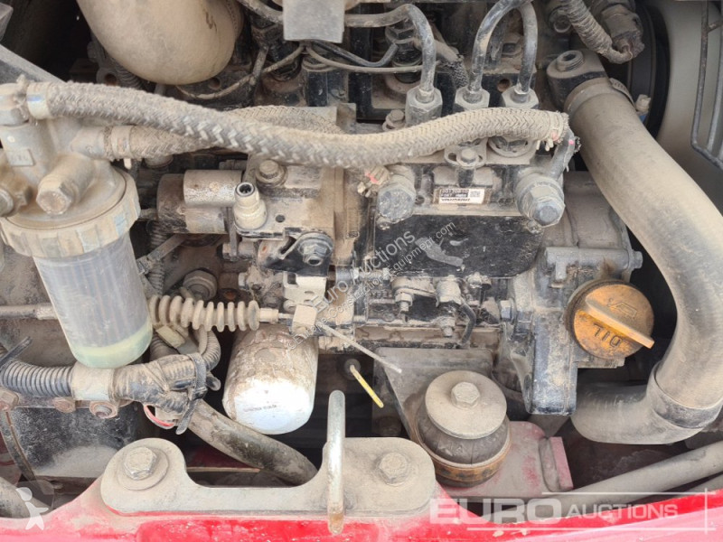 Escavadora Takeuchi TB216