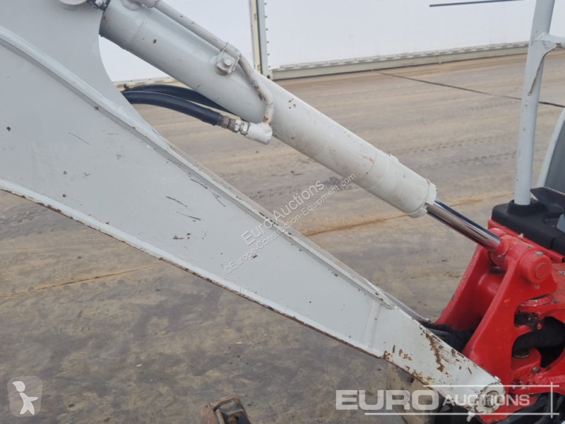 Escavadora Takeuchi TB216