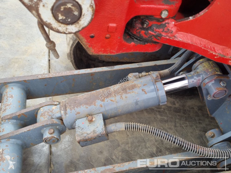 Escavadora Takeuchi TB215