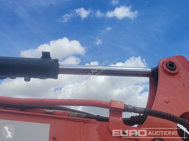 Lopatový nakládač Kubota U48-4