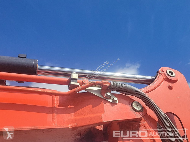 Lopatový nakládač Kubota U36-4