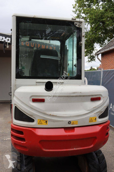 جرافة Takeuchi 0