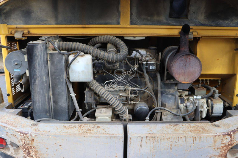 Escavadora Pel Job 233
