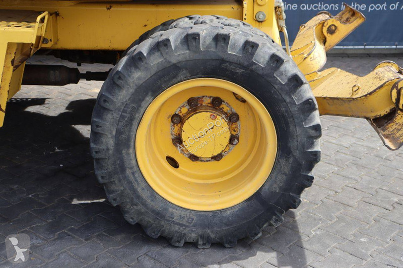 Escavatore Komatsu MR-8
