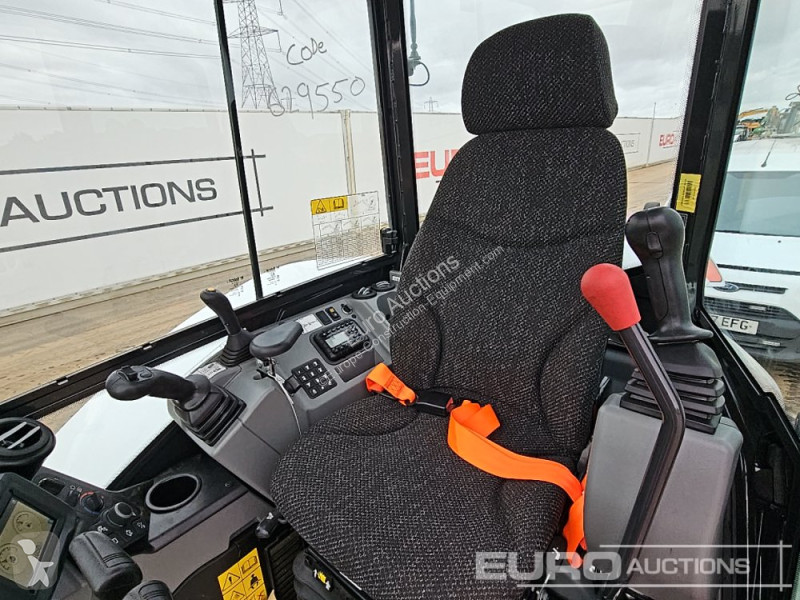Lopatový nakládač Bobcat E55