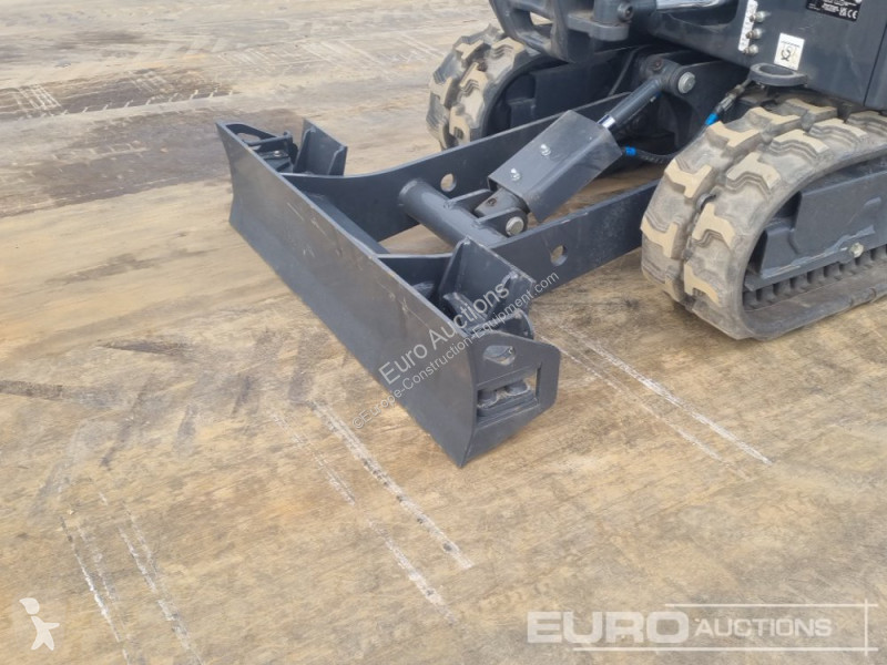 Lopatový nakládač Bobcat E19