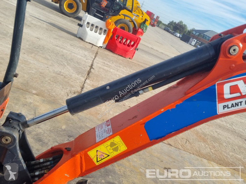 Lopatový nakládač Kubota KX015-4