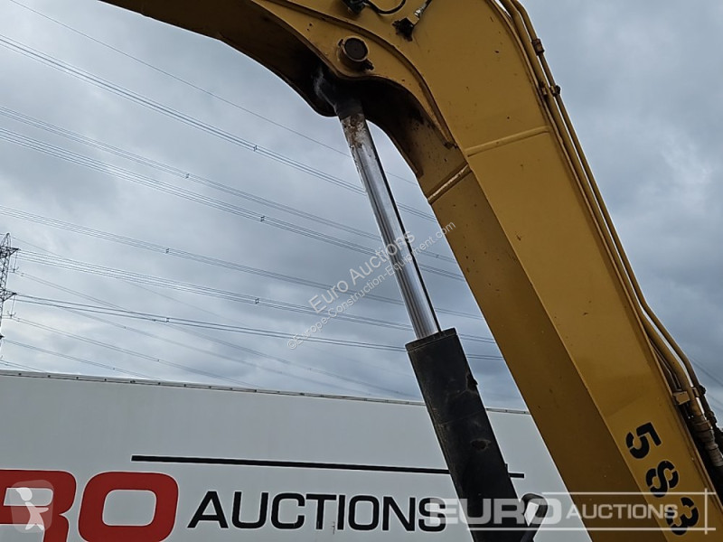 Escavatore Caterpillar R